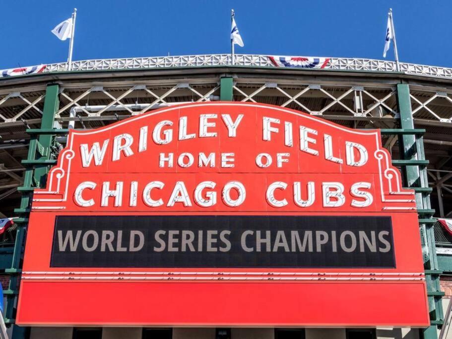 The Wrigleyville Vip-200 Steps From Wrigley Field Чикаго Екстер'єр фото